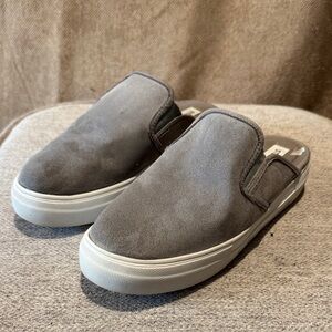 Steve Madden Charcoal Suede Wonen’s Loafers